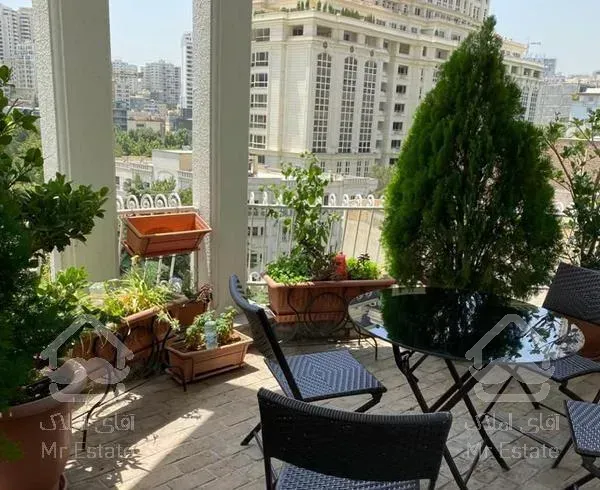 فرشته ٢٢٠ متر