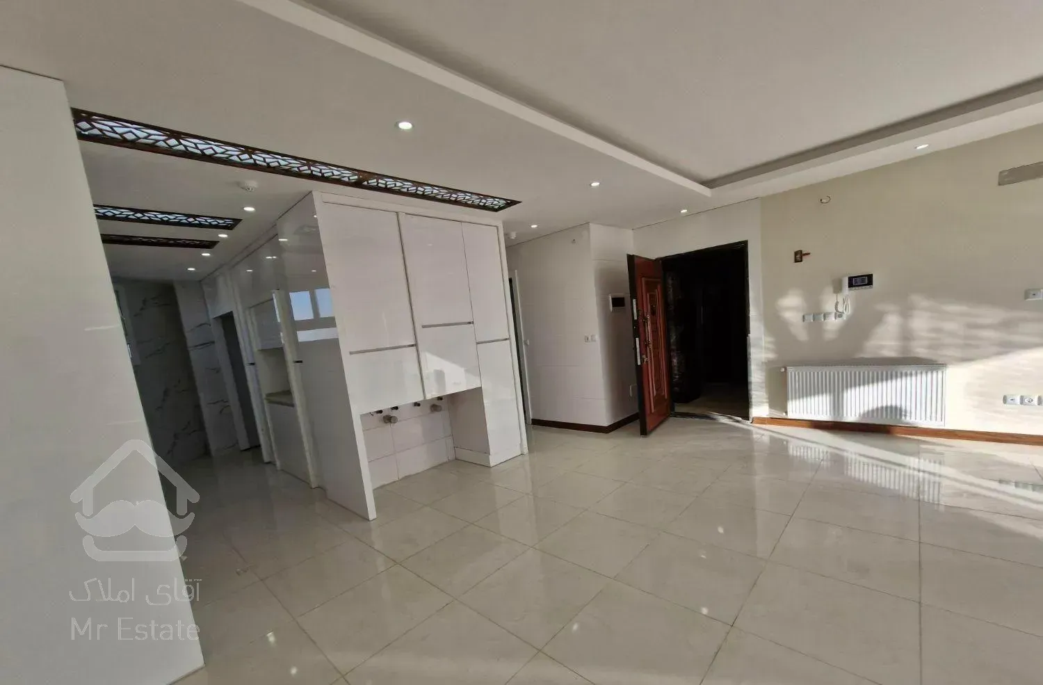 **آپارتمان112متر2خواب‌ صفرفوق شیک خ هشت بهشت**