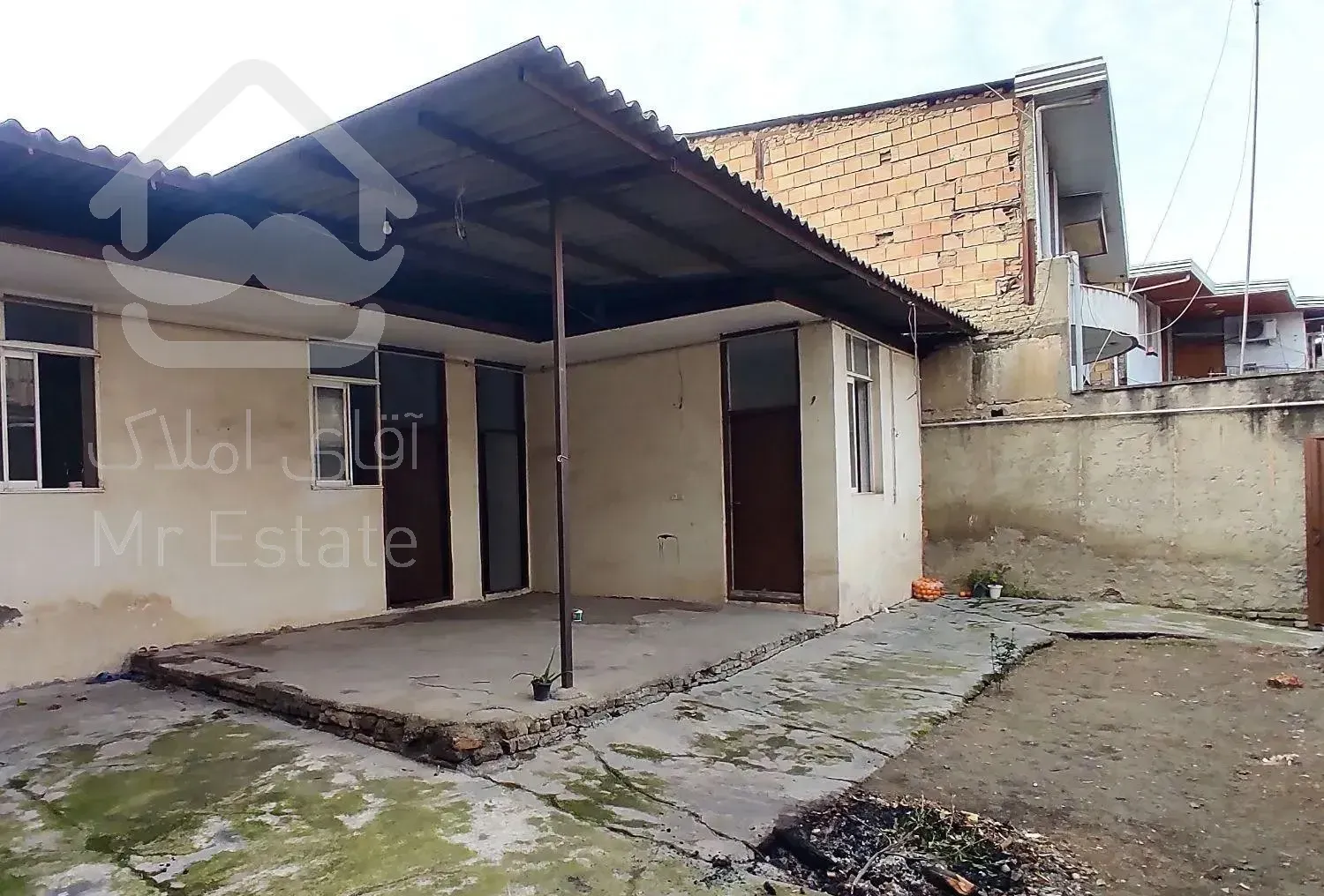 اجاره خانه ویلایی ۹۰ متری ۱ خوابه حیاط دار دربست