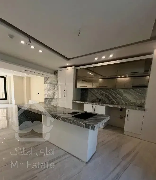 فروشآپارتمان۱۳۰متری/۳خواب/تک واحدیصفر/خ هشت بهشت