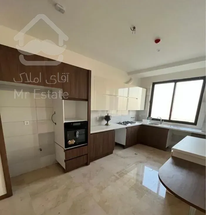 گیشا۱۱۵ متر سه خواب کلید نخورده دو پارکینگ سندی