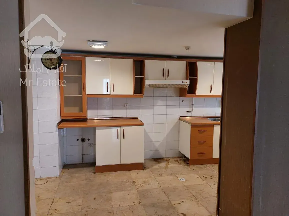 آپارتمان ۱۳۰ متری سعادت آباد