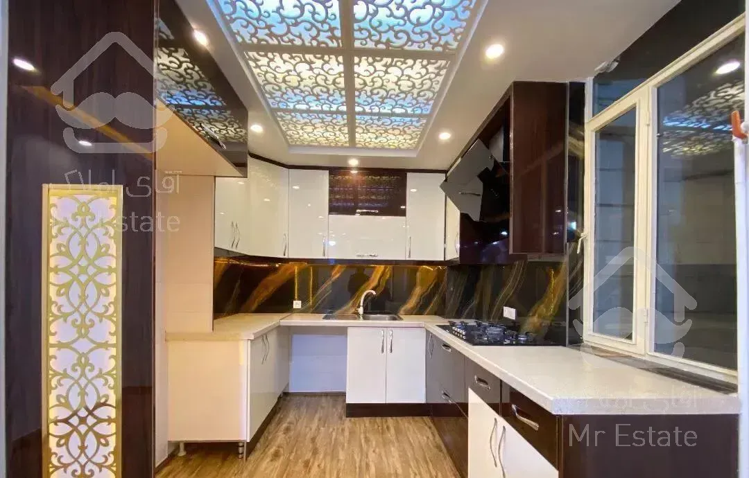 ۵۰ متری/فول امکانات/کم واحد/اعیان نشین منطقه