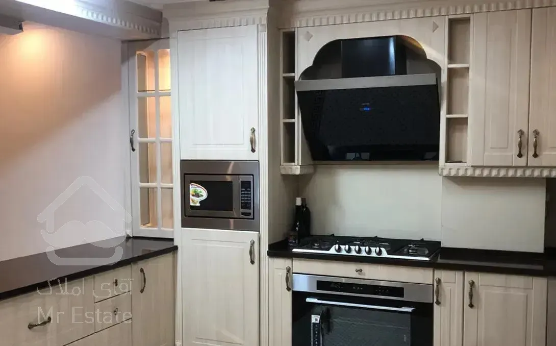 نیاوران۱۴۰متر۳خواب۲خواب مستر با سوییت مجزا۲پارکینگ