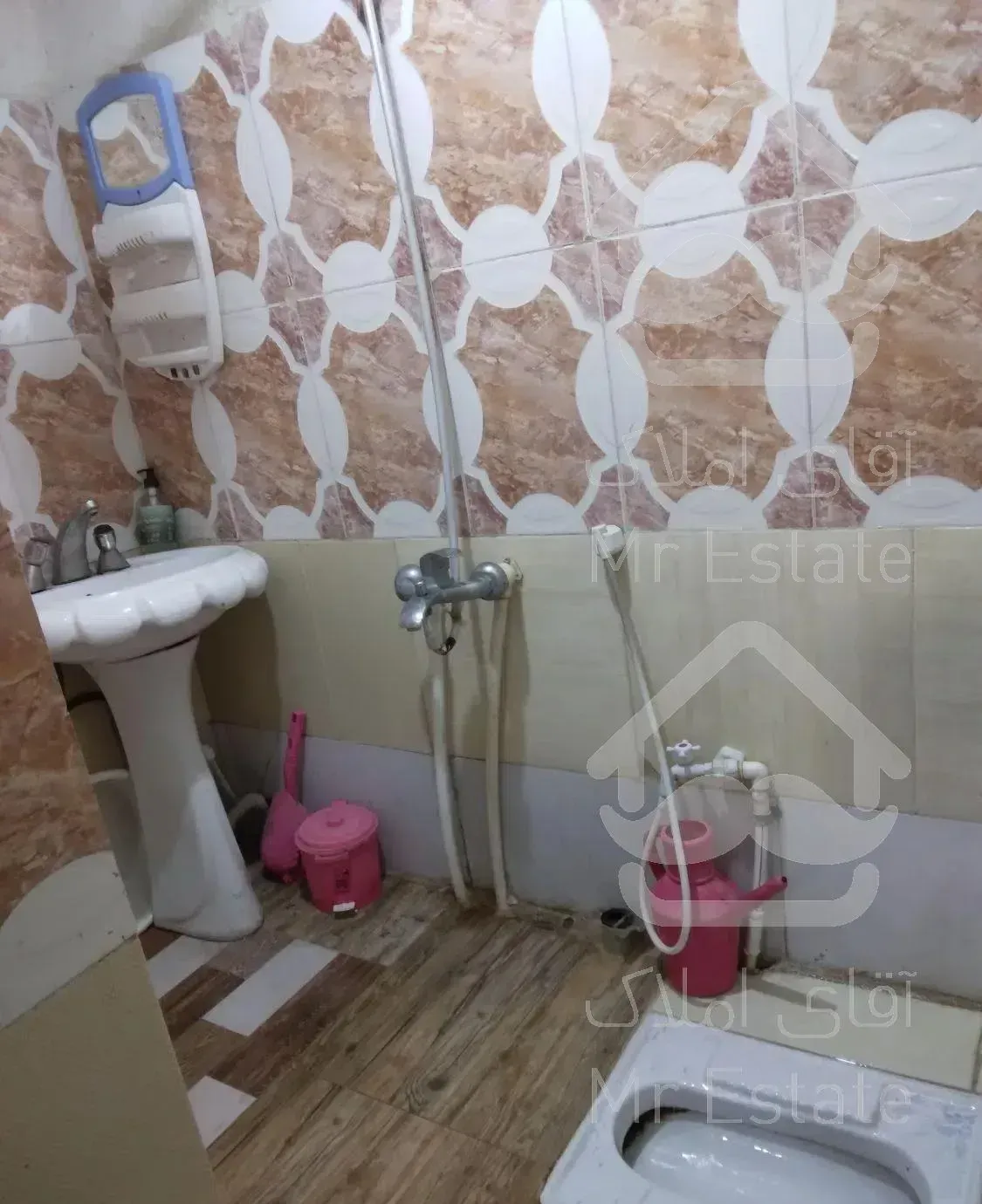 ویلا فول امکانات محیطی ارام  و خانوادگی با ویو باغچه