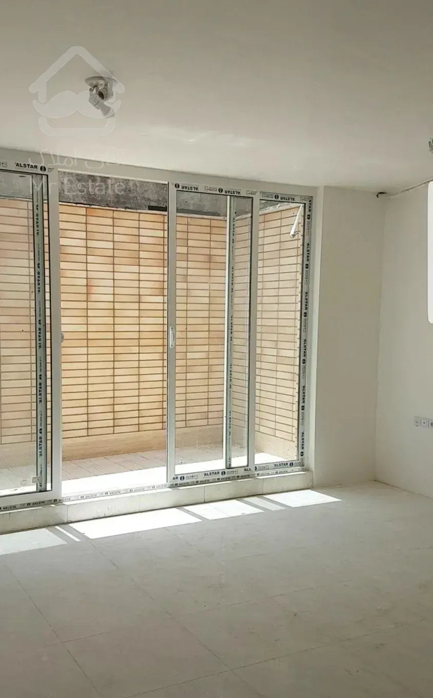 آپارتمان ۱۳۵ متری.۳ خواب.حیاط دار