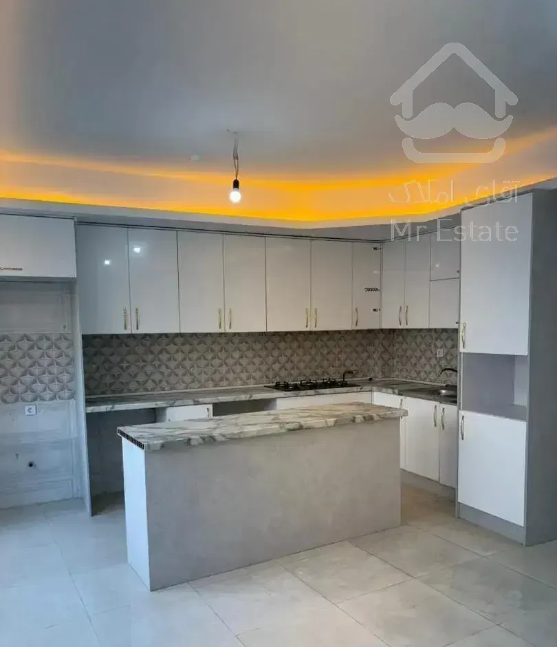 ۷۰ متر/۲ خوابه/نوساز/غرق در نور