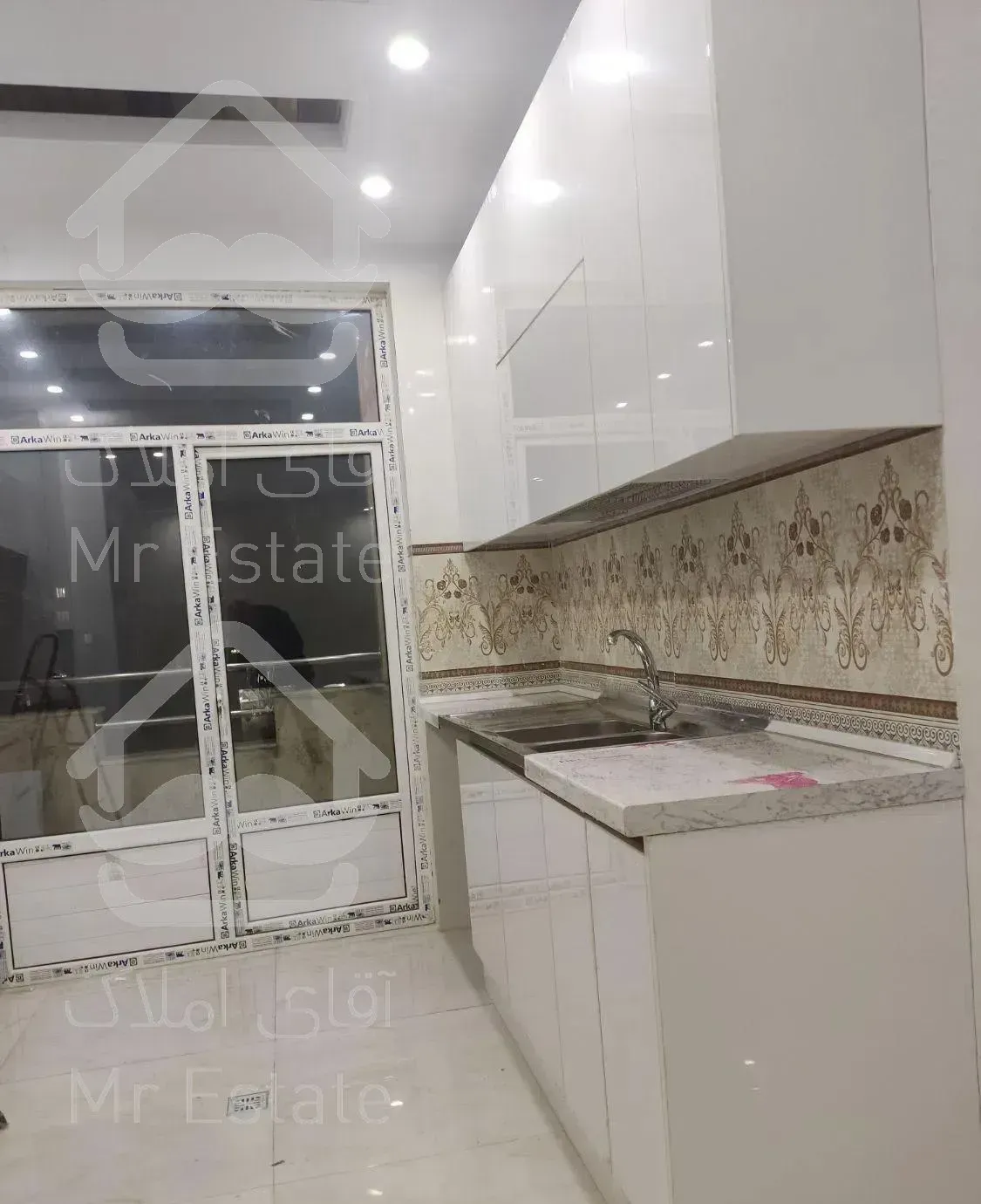 نبرد /پاسدارگمنام/میدان امام حسن ۹۰متر فول امکانات