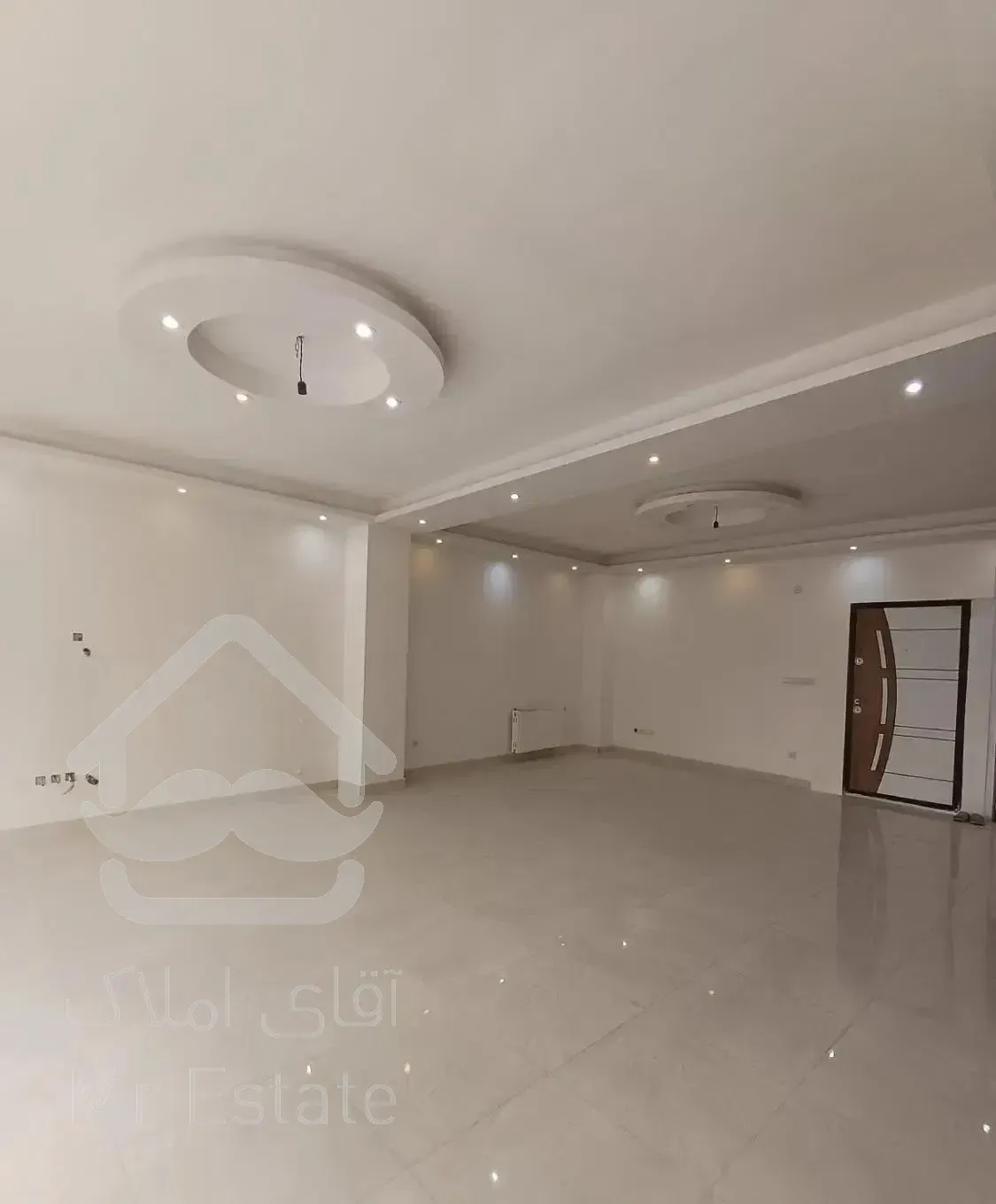 آپارتمان ۱۳۰متری/خوش نقشه وغرق نور/پستک