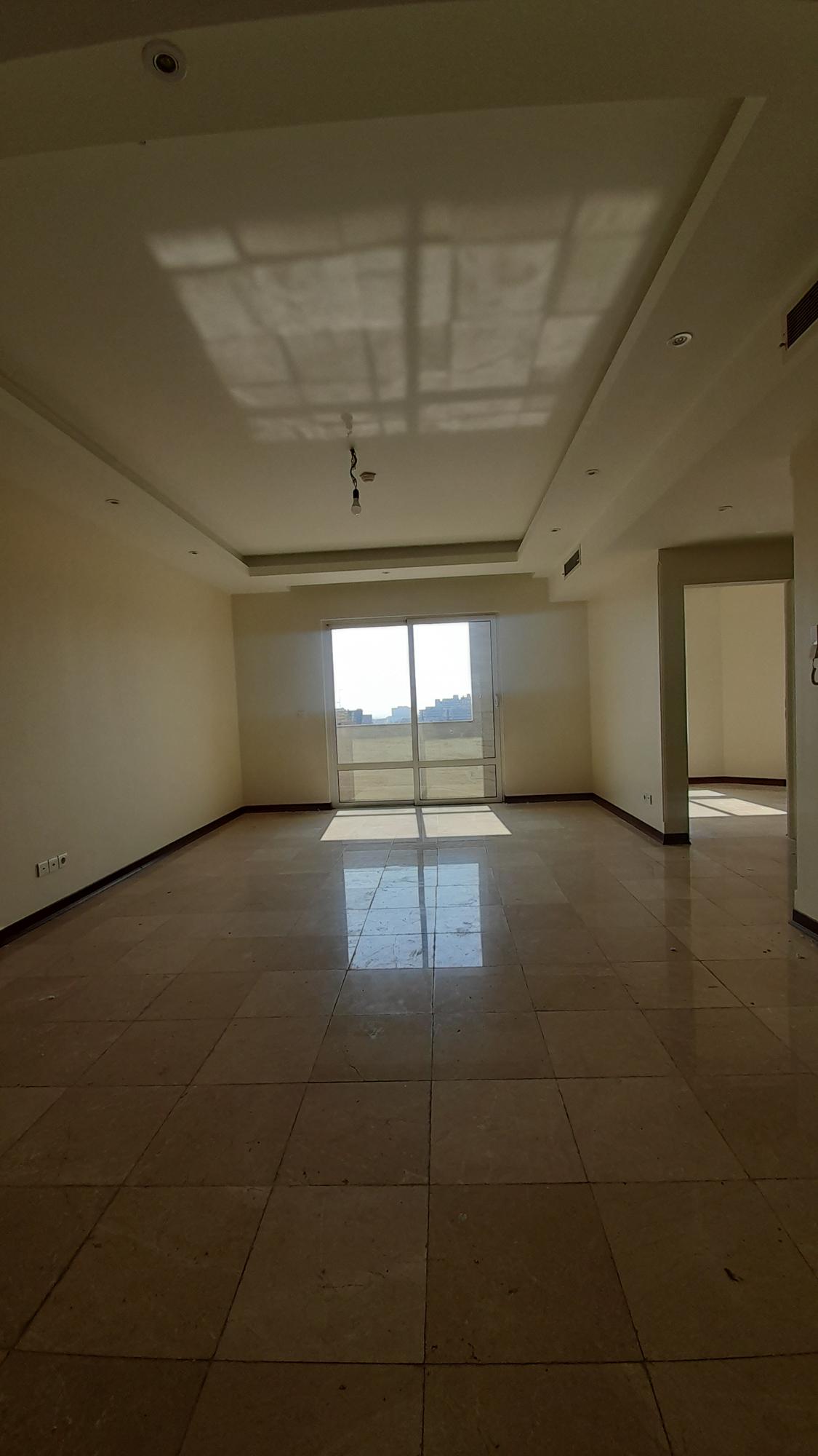 ۸۱متر ۱ساله سالن پرده خور در فردوس شرق