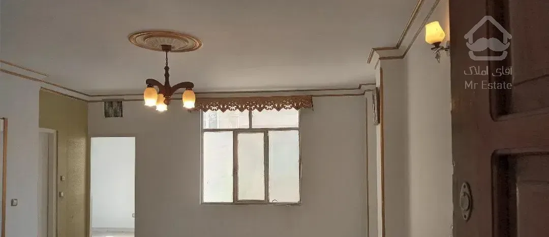 60متر جنب مترو دانشگاه شریف
