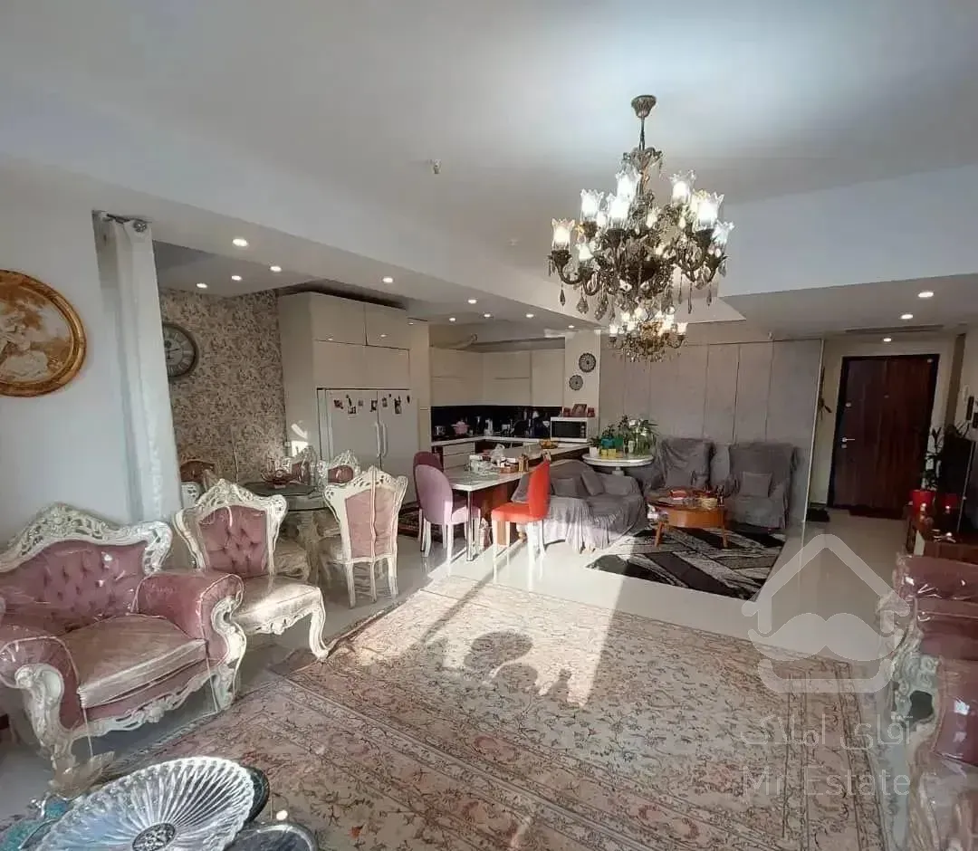 ۱۱۸ متر / دو خواب / سالن سرتاسر پرده خور