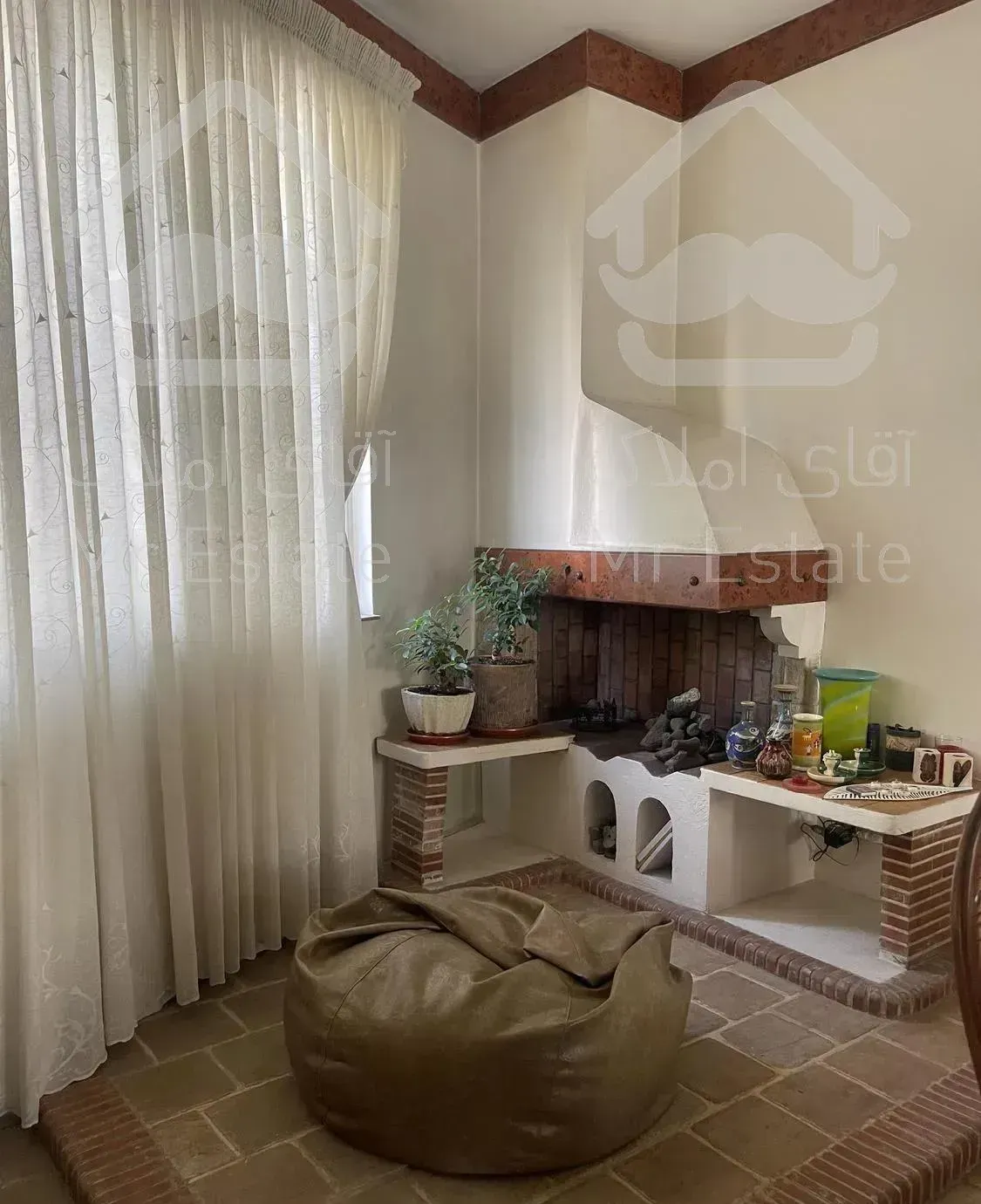 آپارتمان زیبا، دارای قدر سهم، نزدیک‌ باغ ایرانی