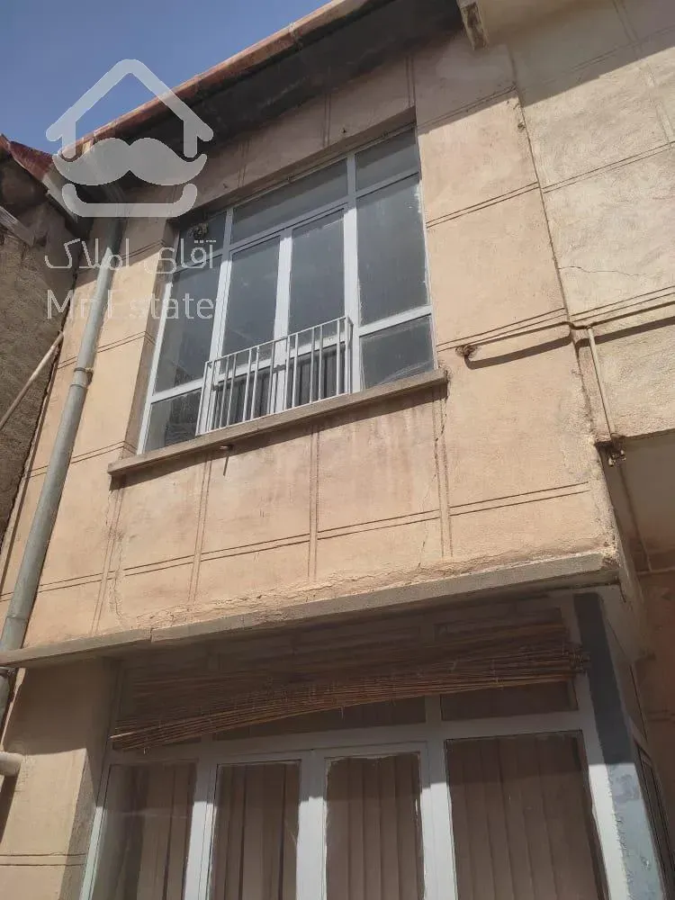 خانه ویلایی دو طبقه با مغازه 2 بر کوچه ۳۰ متری