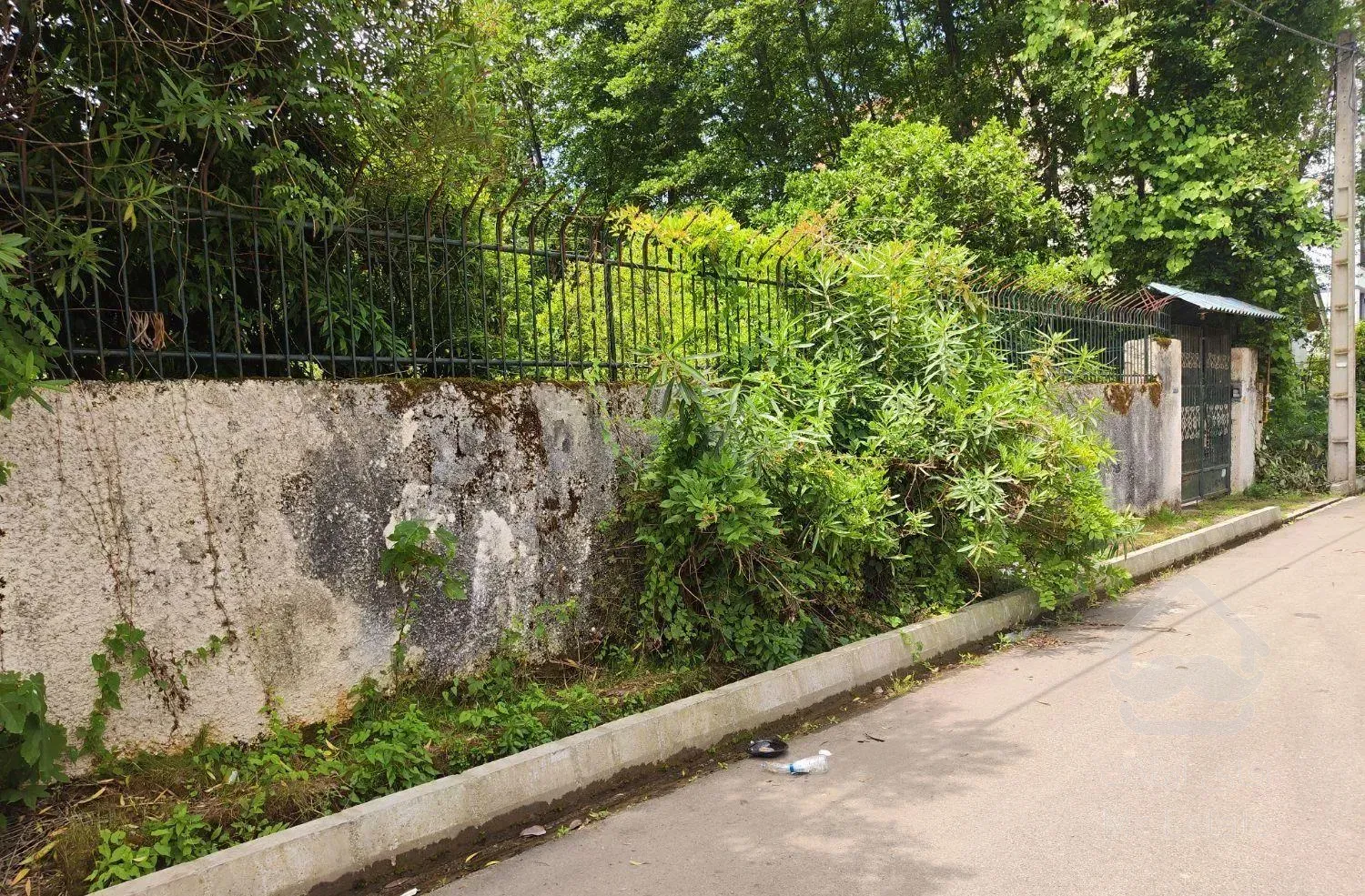 ۷۵۰ متر با بر ۱۸ سند و مدارک کامل