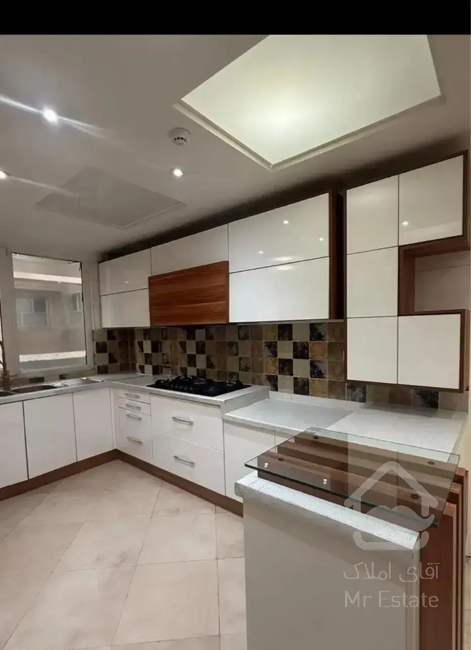 ۸۰متر افتابگیر ۱۰ساله فول امکانات فلکه اول صادقیه