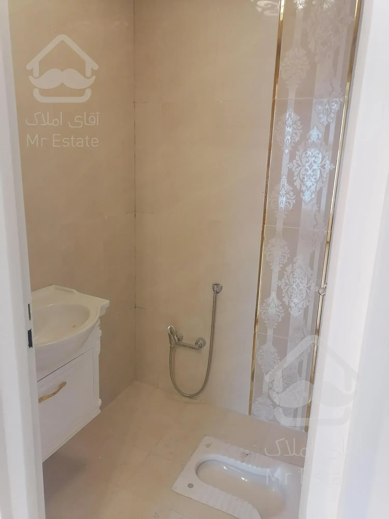 60 متر یک خوابه کلید نخورده پونک