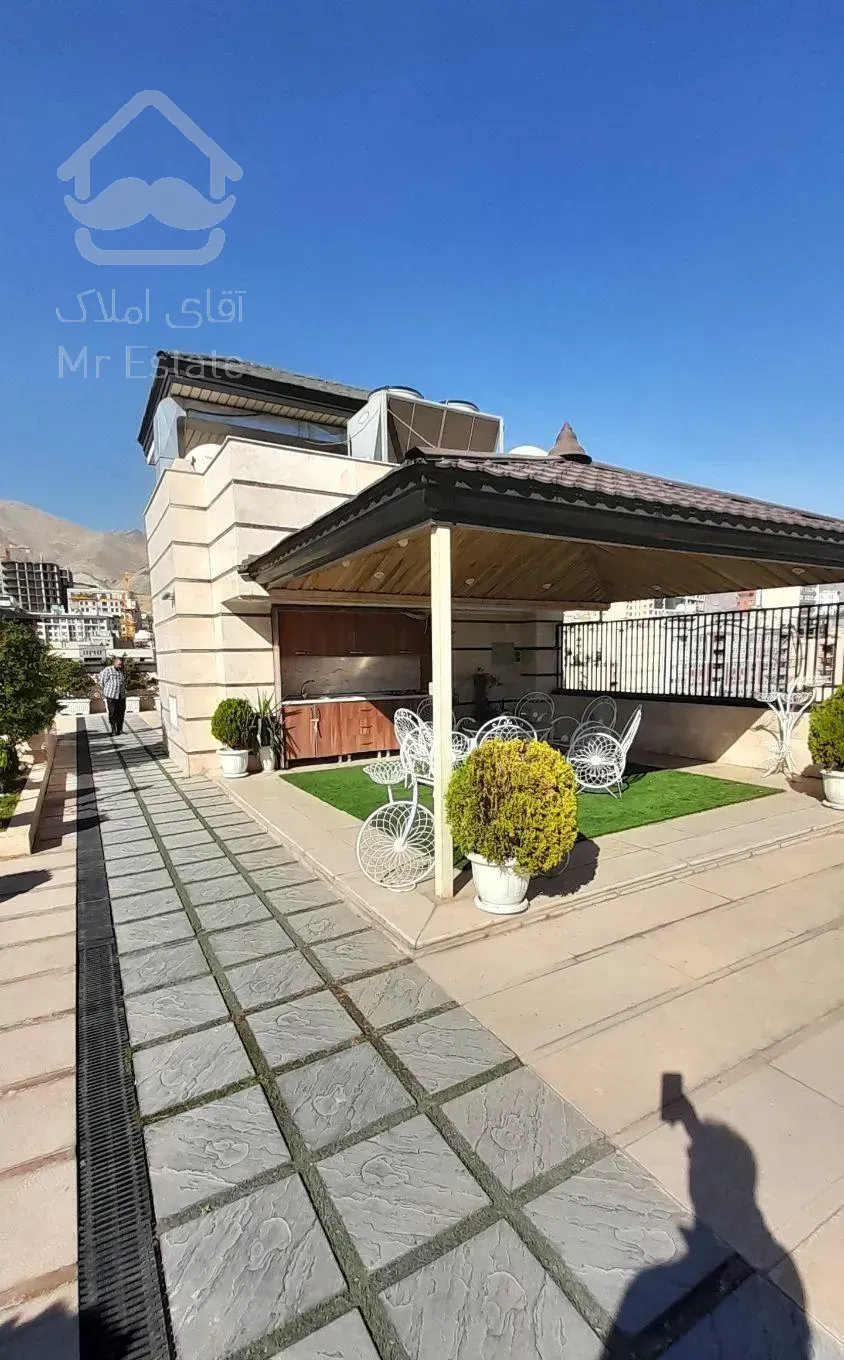 ۶۲۵ متر بنا در ۵ طبقه یکجا