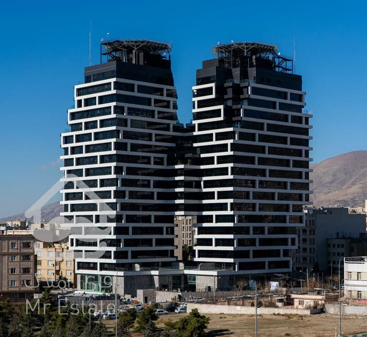 ۱۱۵متر‌ فراز ابرها *برج دوقلو میکا *شاهکار معماری