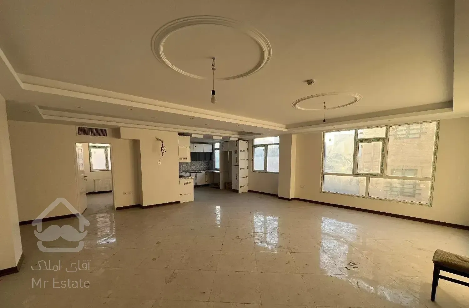 ۷۶متر دوخوابه اسانسور پارکینگ انباری تراس شاپور