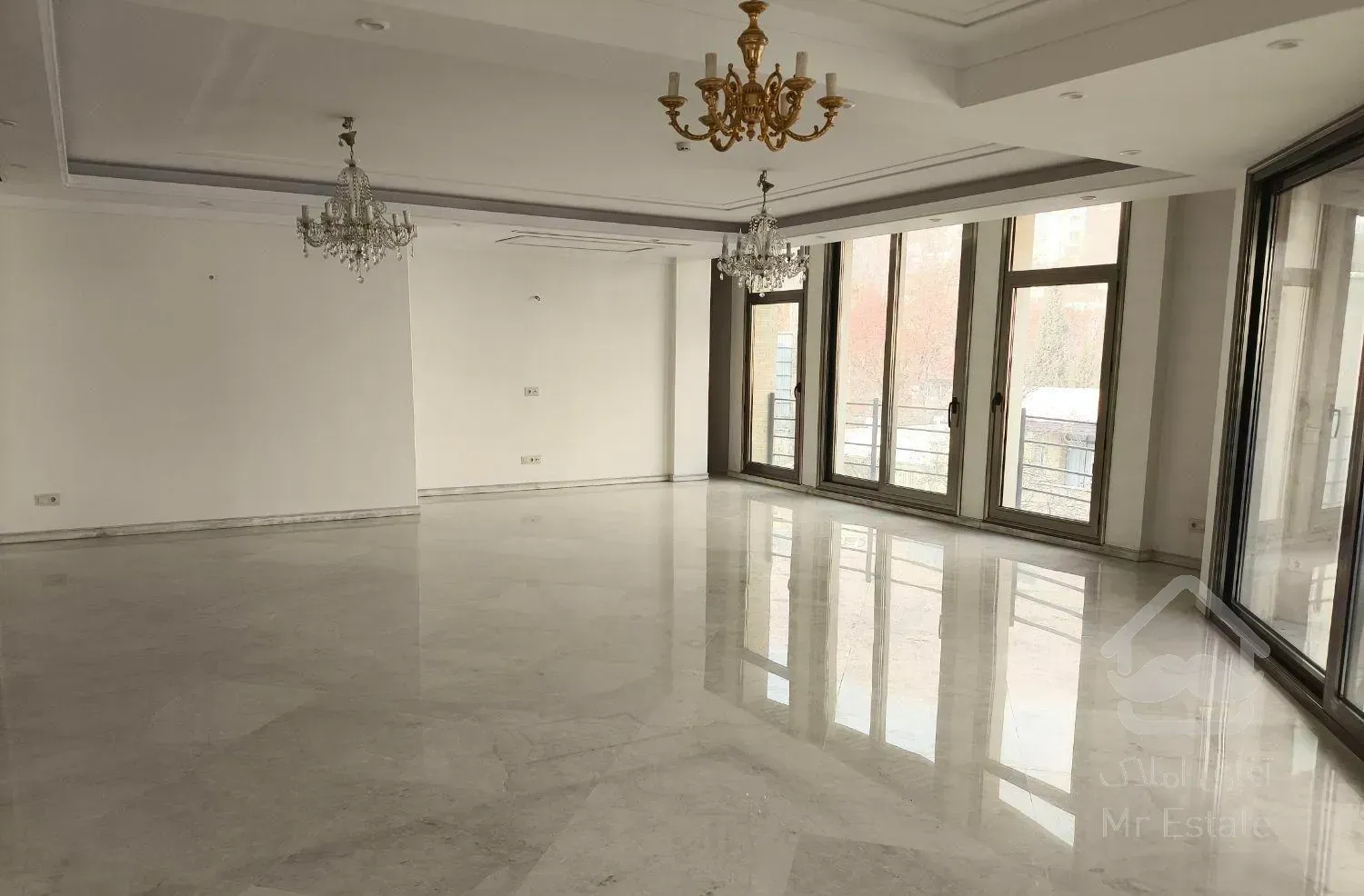 فروش آپارتمان ۲۳۲ متری ۳ خوابه در نیاوران