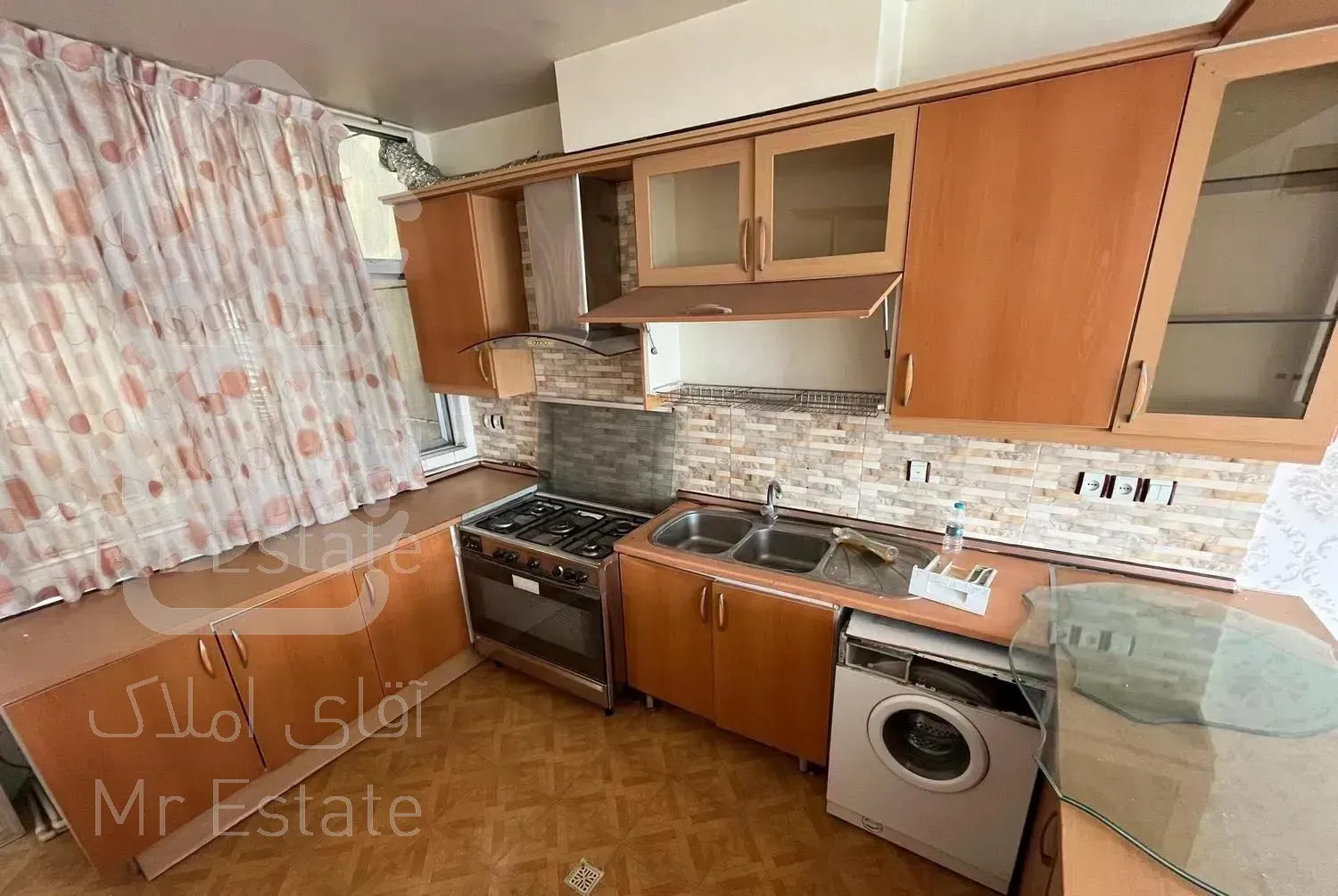 ۱۱۰متـر ۲خـوابه طبـقه‌دوم +پارکـینگ