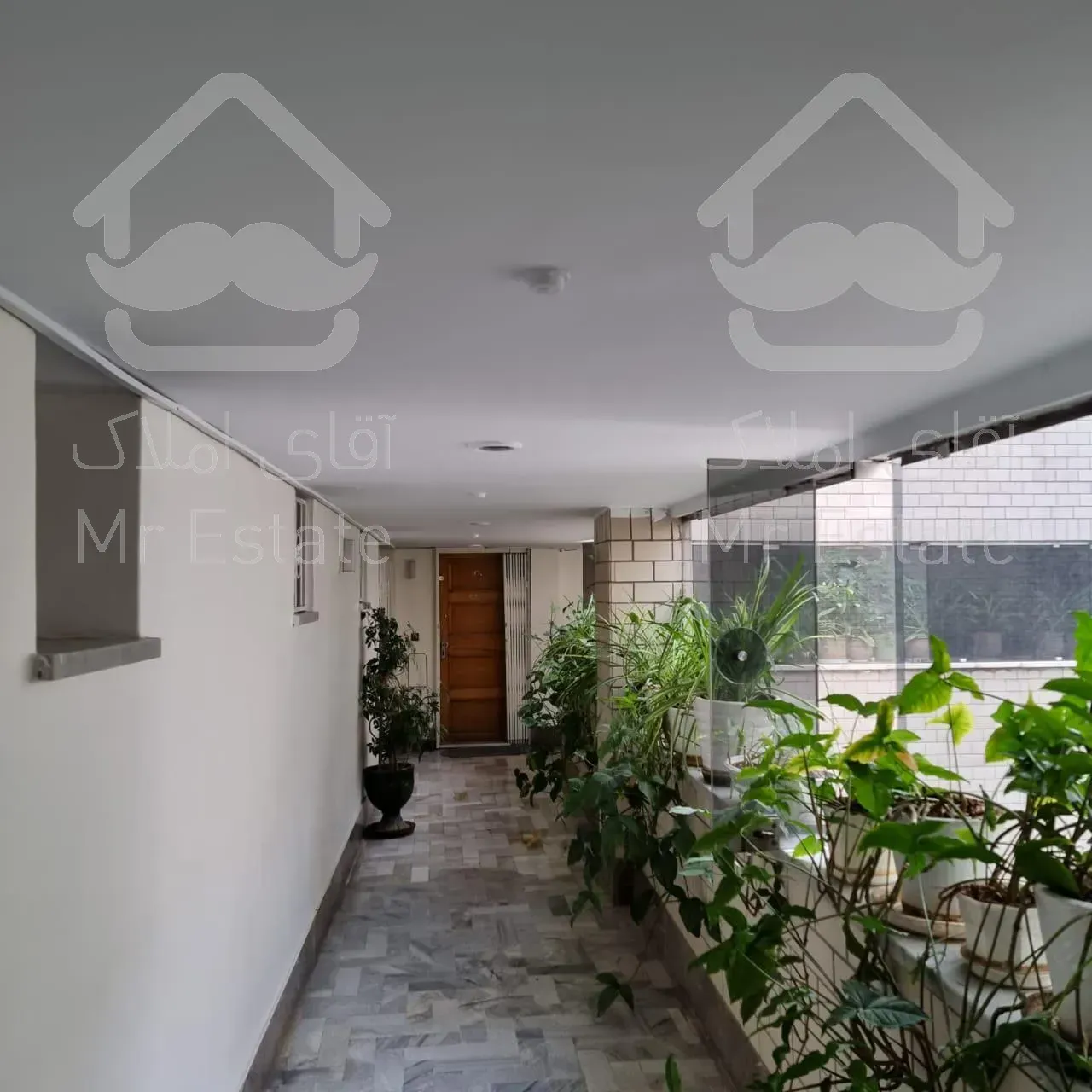 120 متر سند اداری بالاتر از تندیس در میدان تجریش