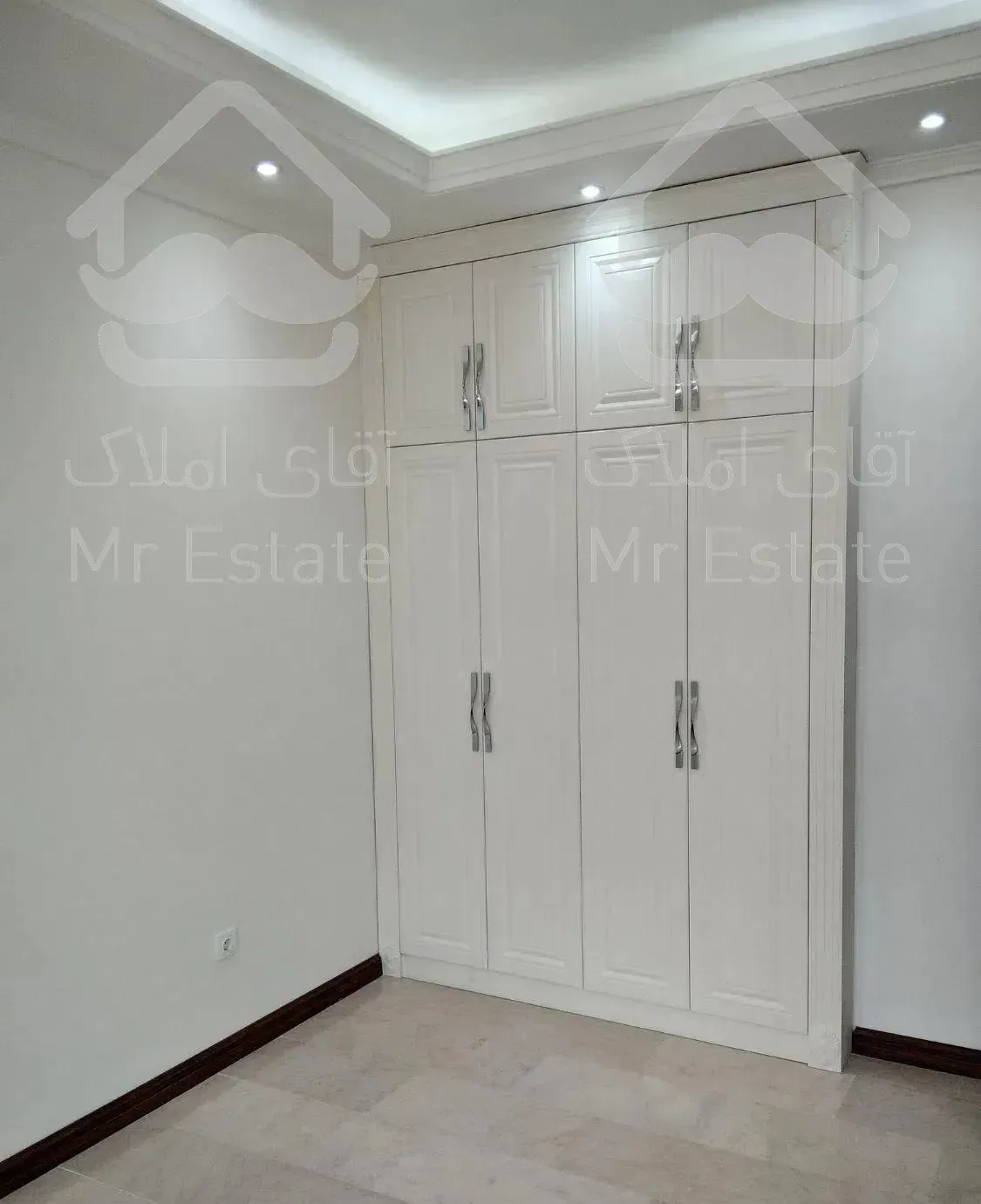 نوساز ۱۴۲ متری ۳ خوابه فلکه اول