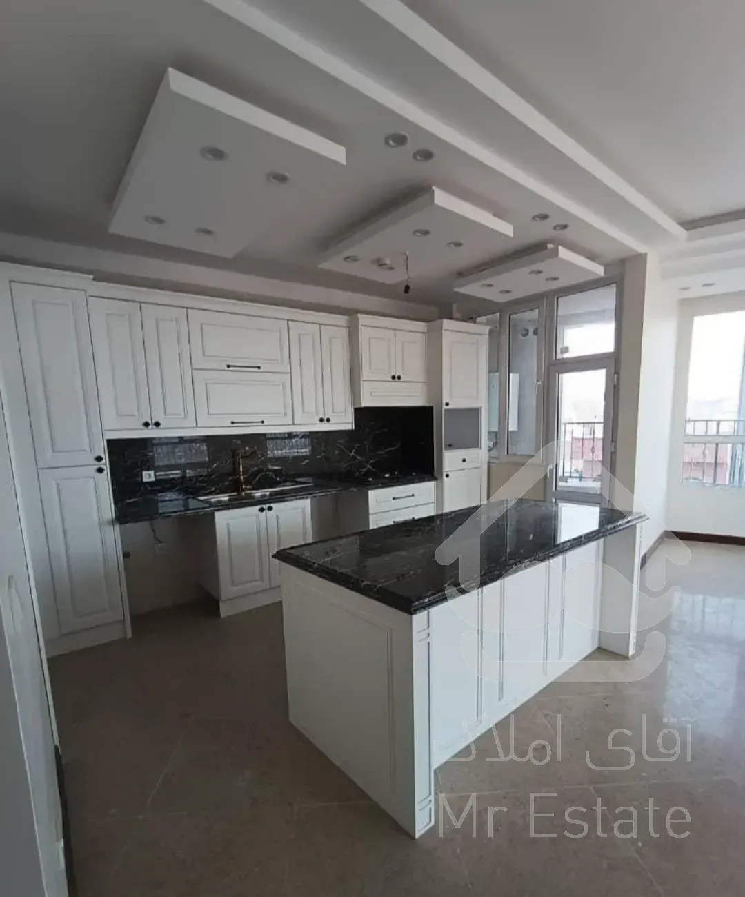 حکمت۱۰۲متر ۲خ نوساز لابی سند آماده /روف گاردن