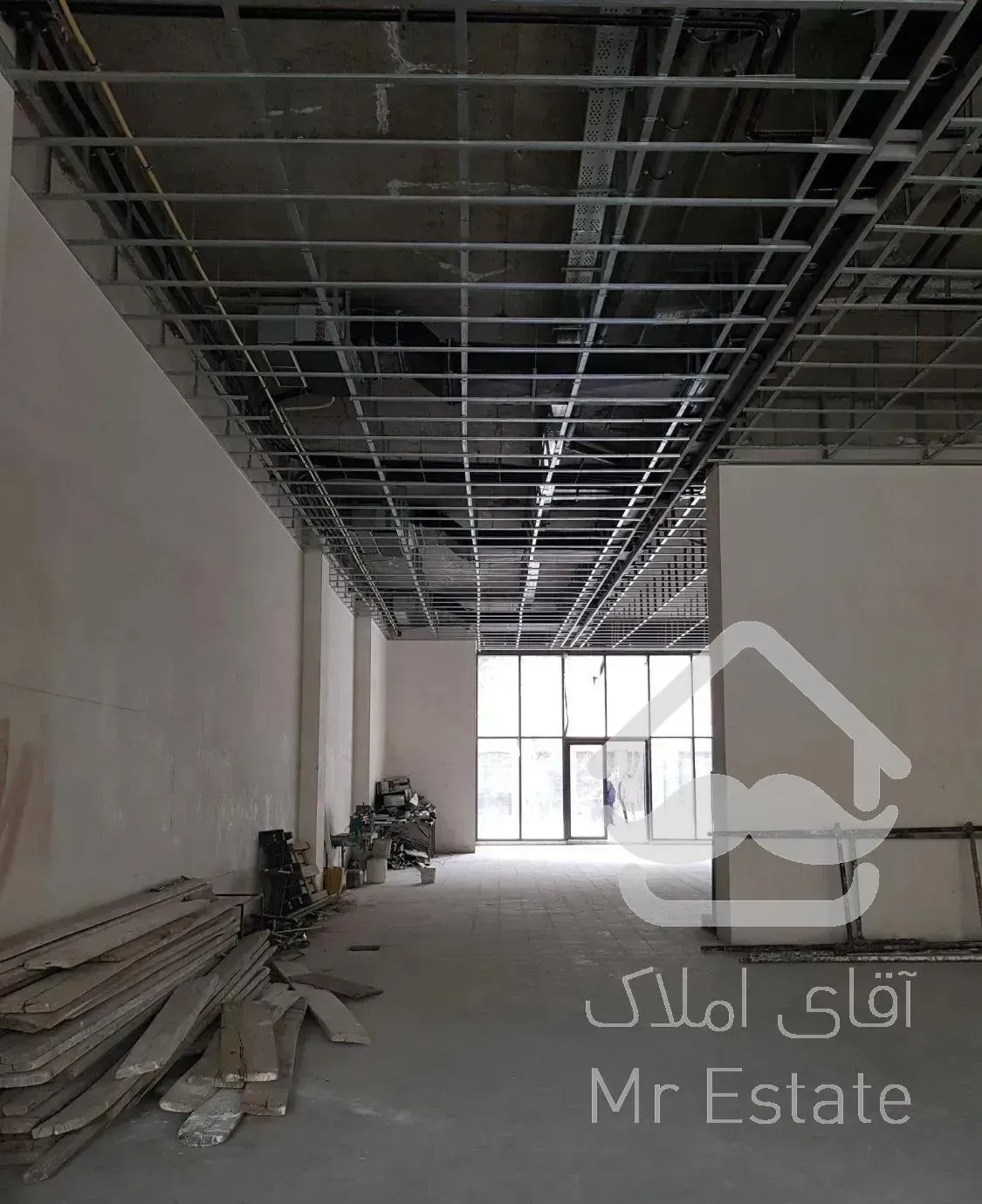 تجاری زعفرانیه ۳۰۰ متر تراس دار