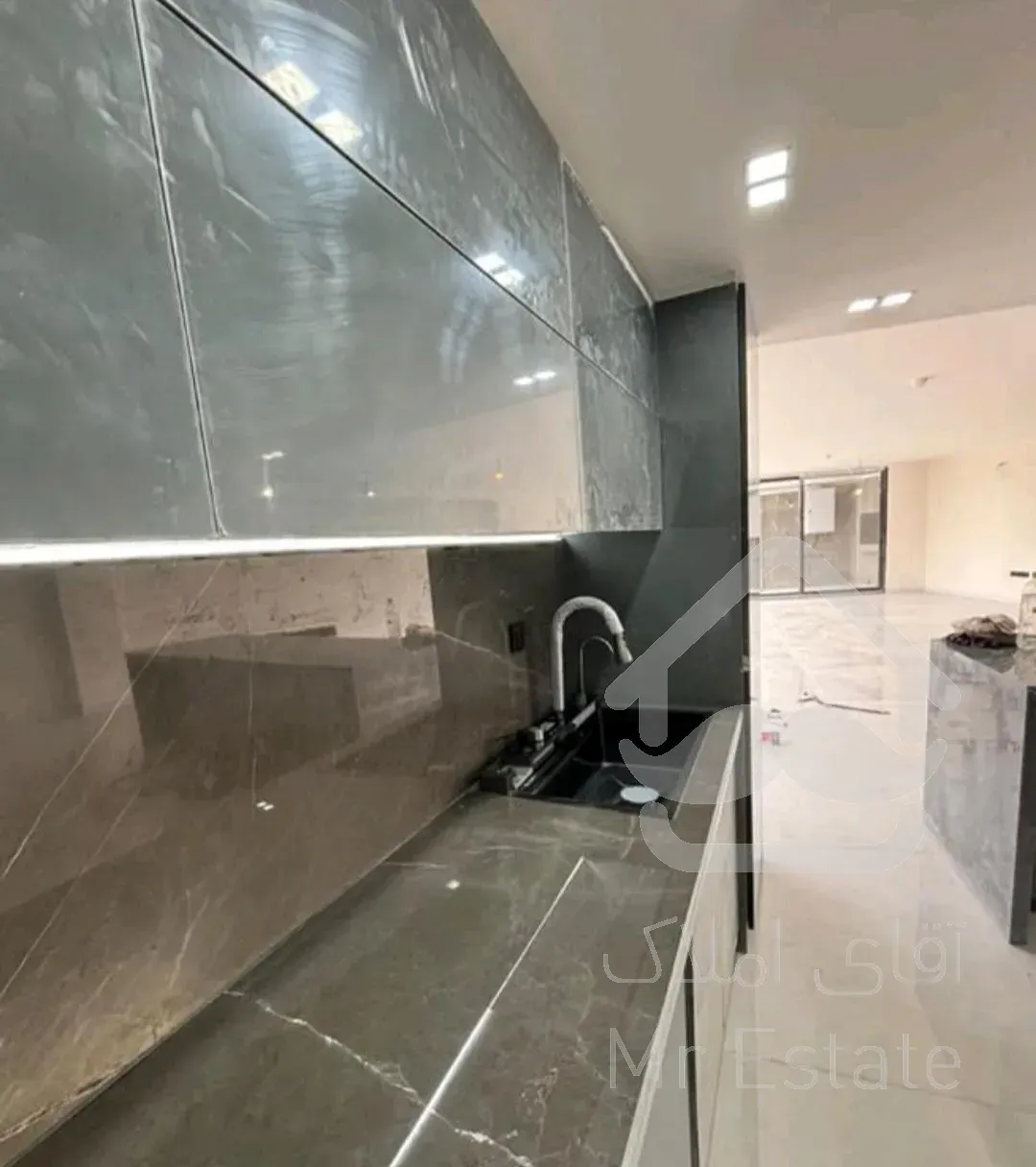 ۲۰۰متر /۳خواب/شریف واقفی/ط ۱و ۲ موجود/فول آپشن