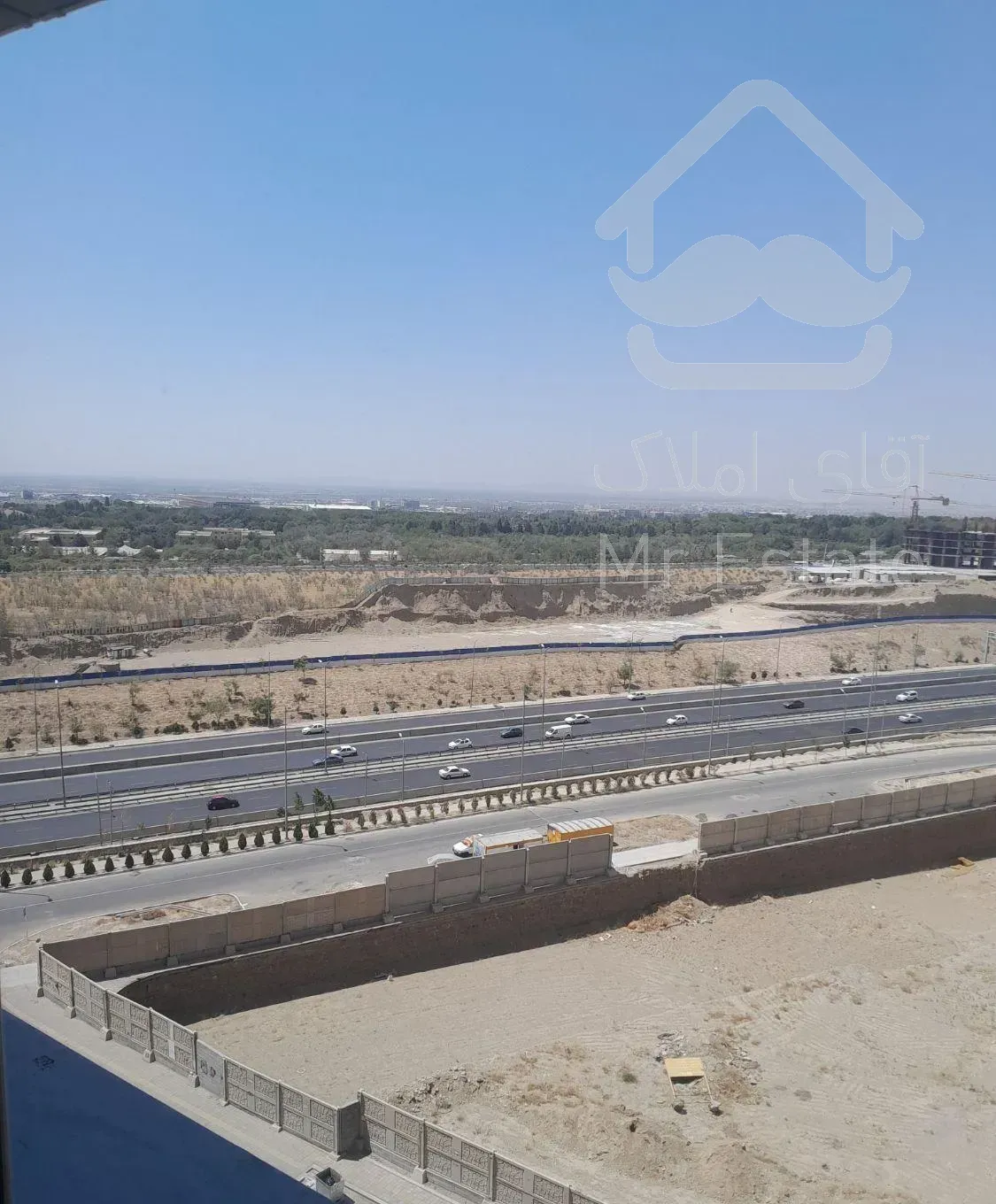 فروش واحد ۱۱۷متری/پامچال جنوبی /ویو دریاچه باغ