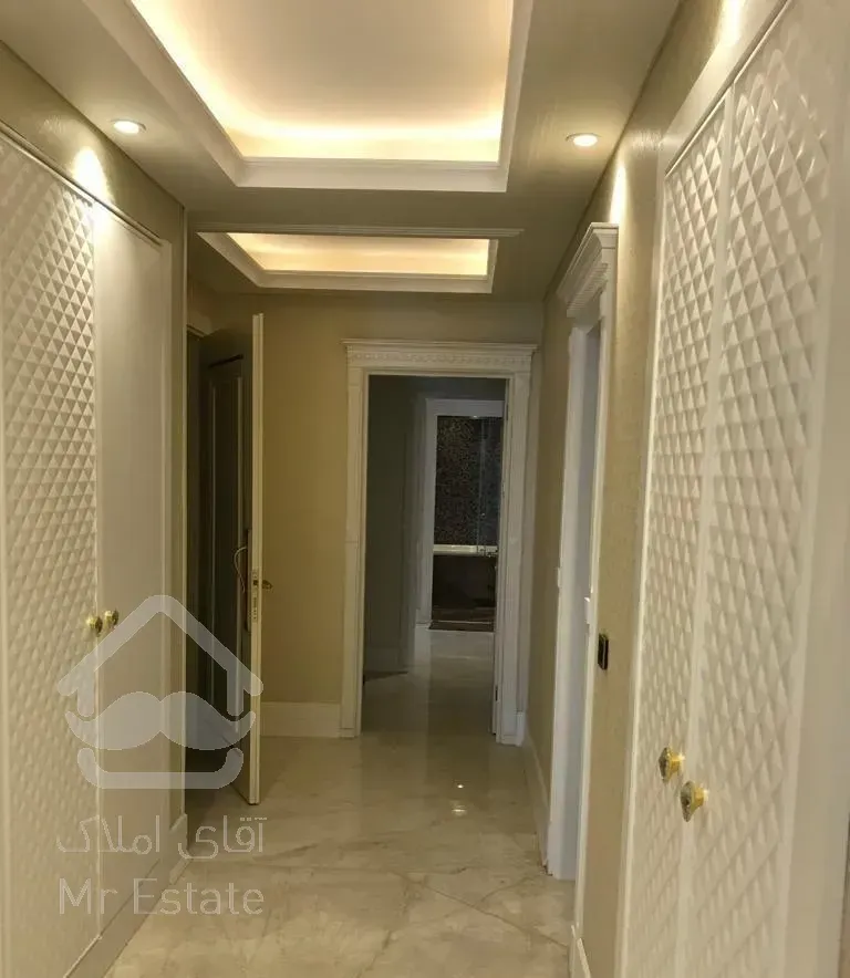 فروش آپارتمان ۳۰۳ متری ۴ خوابه در محمودیه