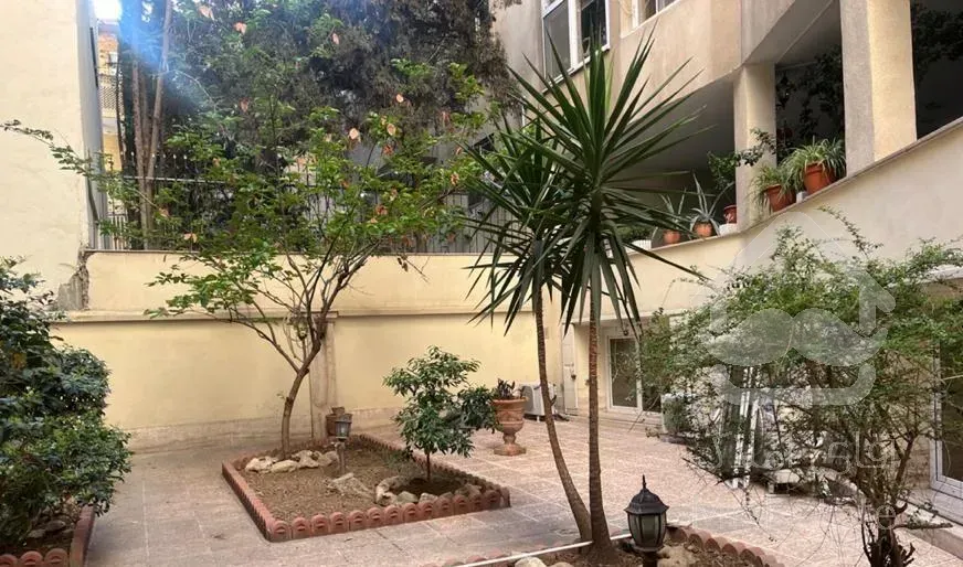 فروش آپارتمان ۱۵۰ متری ۳ خوابه طبقه ۲ در ونک