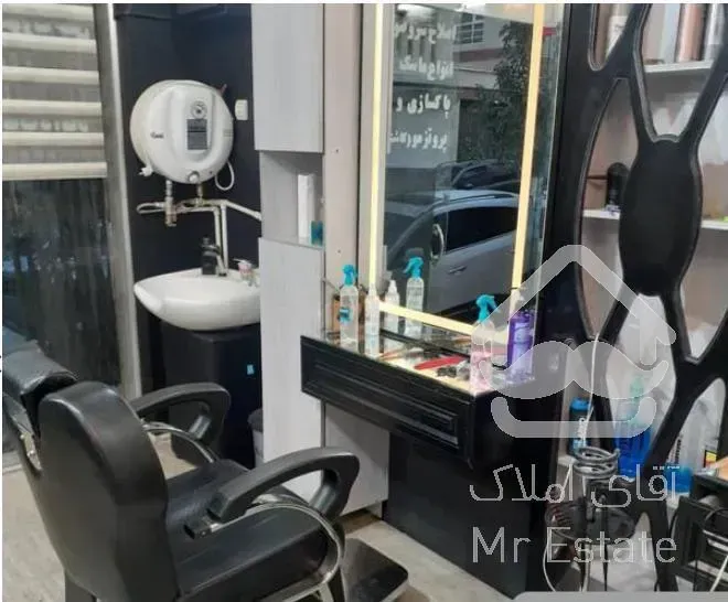 16 متر مغازه / بر خیابان / پونک / مناسب آرایشگاه