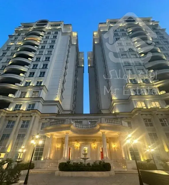 برج هلیوس ۵۳۰ متری فول هتلینگ