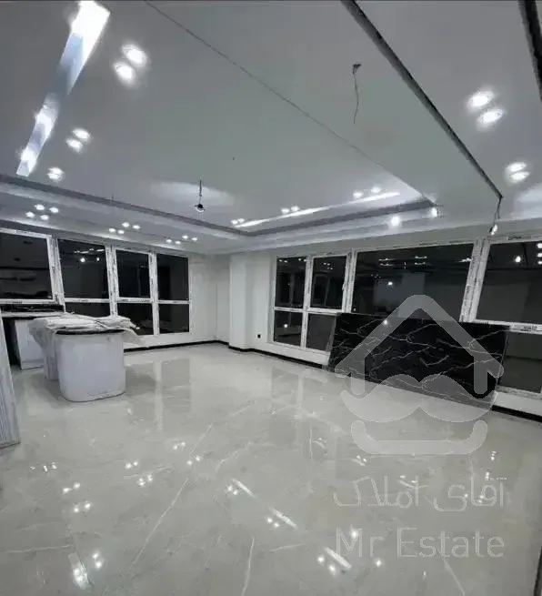 ۱۳۵ متر/۳ خواب/۲ ساله/تک واحدی/طبقه ۳