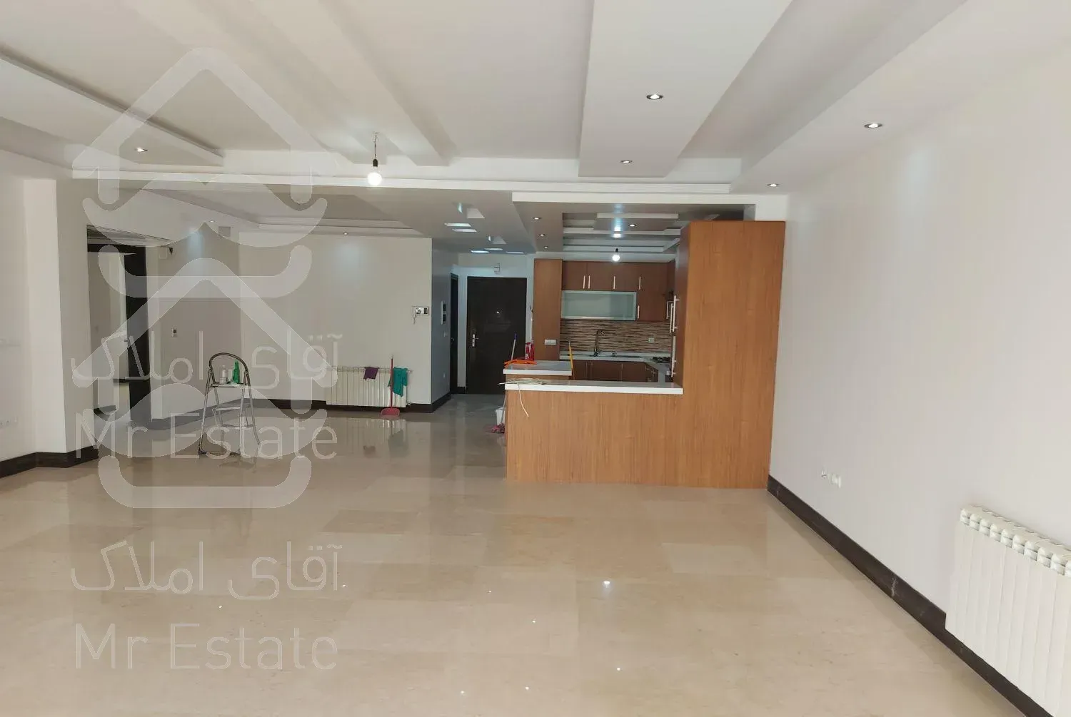 ۱۸۰متر تراس  فول امکانات دو پارکینگ