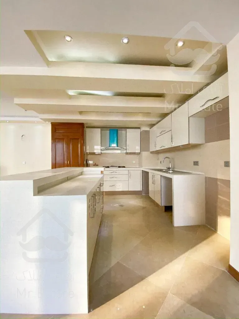 145متر نوساز. طبقه پنجم متریال برند