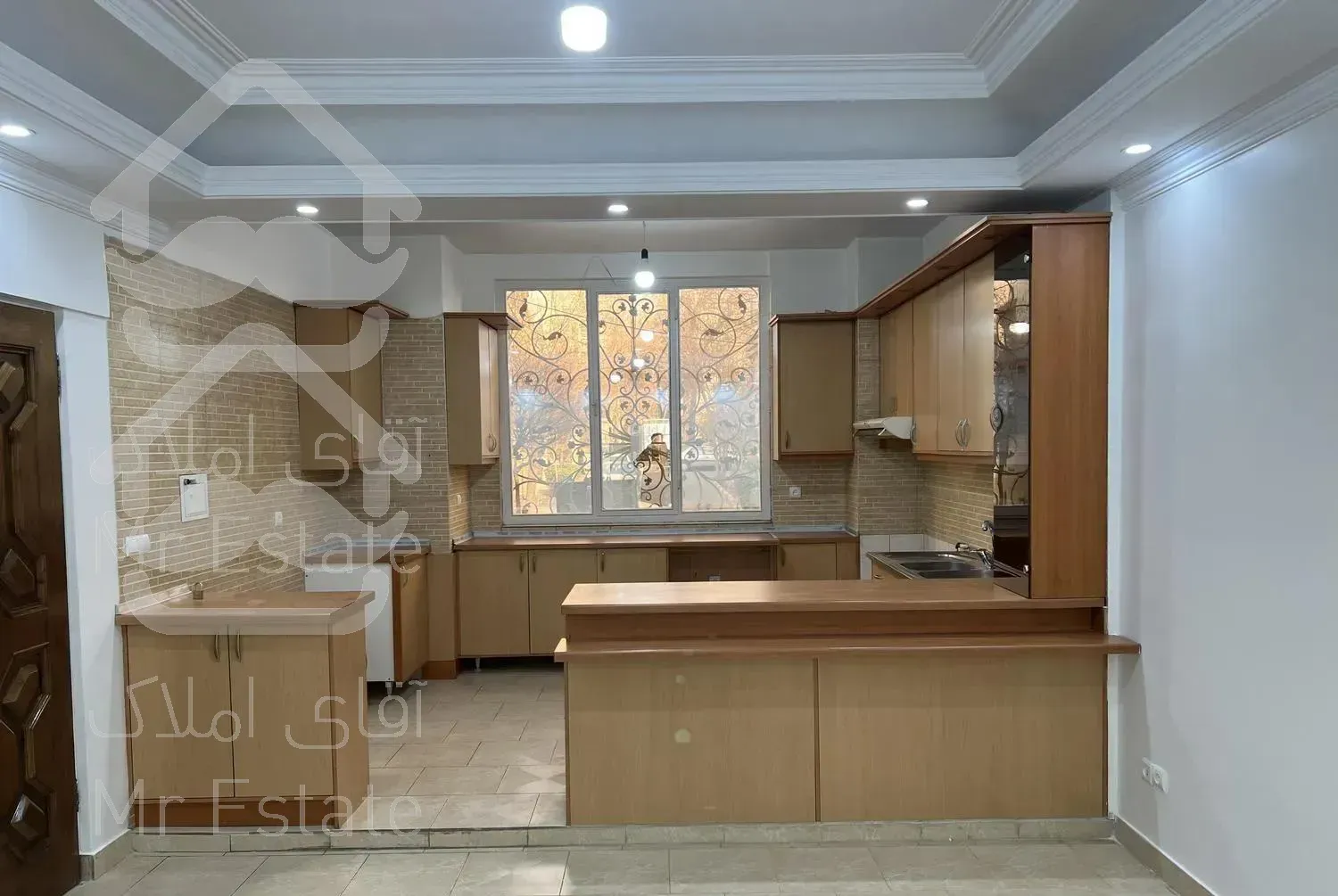 ٨٢ متر دو خوابه