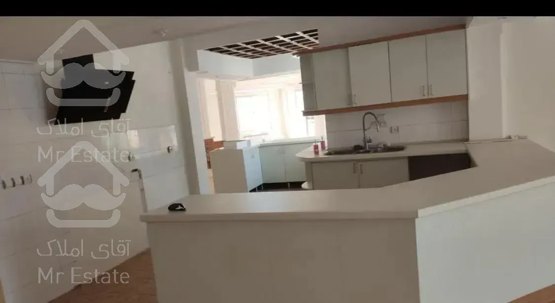 اپارتمان ۲۴۵ متری ۴ خوابه با نورگیر