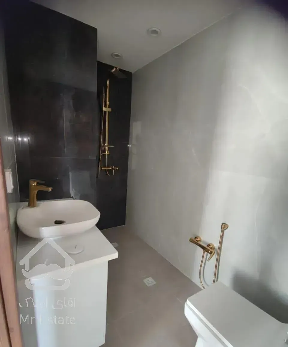 ۱۶۰متر ۳خواب ویو کامل دریاچه چیتگر بدون مشرف