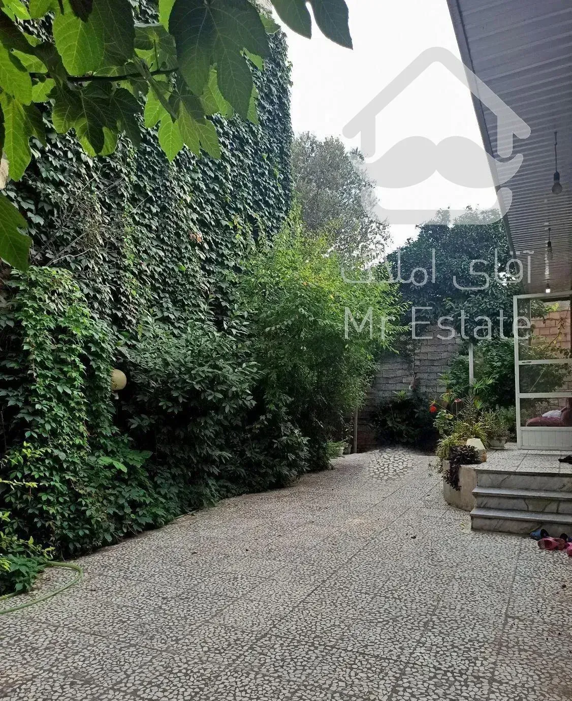 فروش خانه ویلایی بر خط اصلی با موقعیت تجاری مسکونی