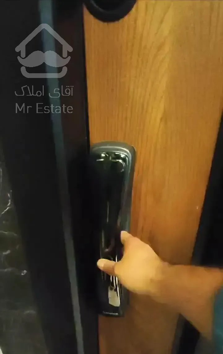 سهروردی شمالی ۱۴۸ متر ، غرق نور