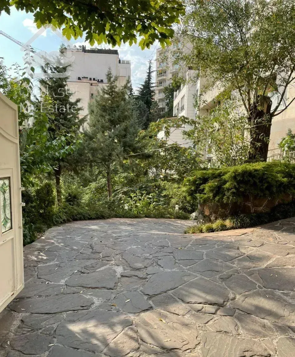 ابتدای دربند مشرف به کاخ سعدآباد