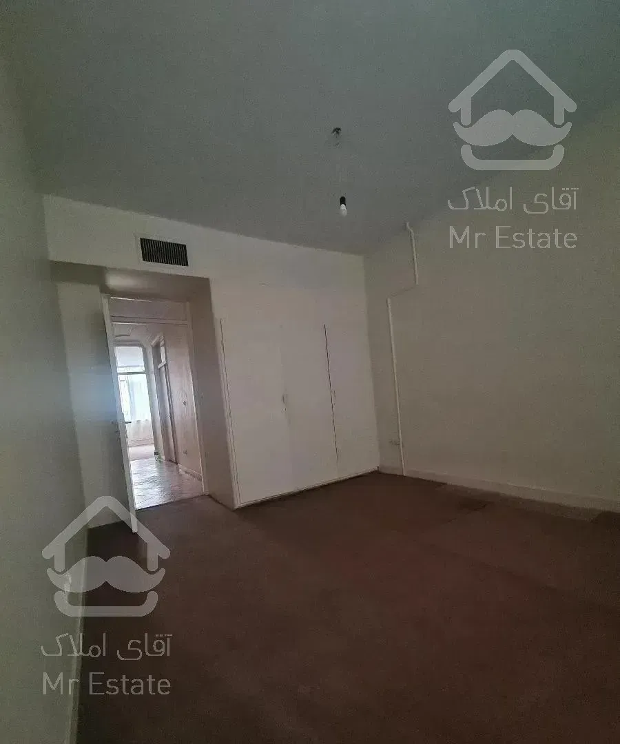 ۱۳۰ متر ((پارکینگ دار)) ۲ خواب