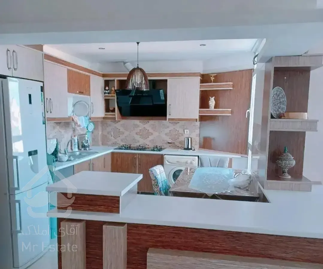 آپارتمان ۱۱۷ متری دو نبش ویو دریا طبقه سوم طالقانی