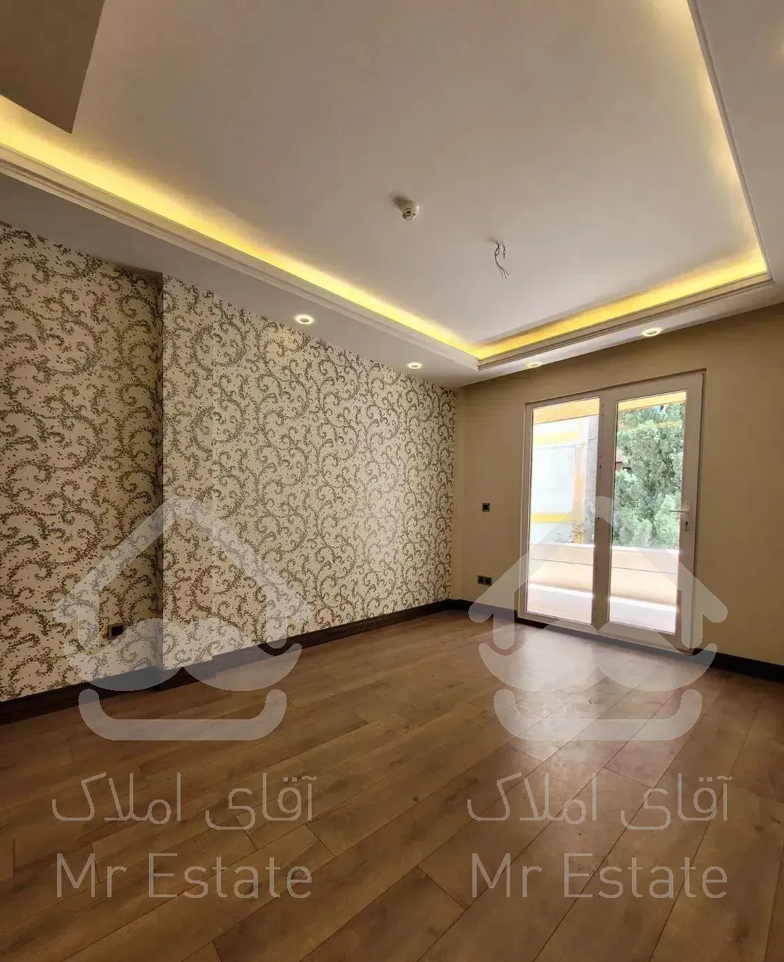 ۲۲۰ متر * ۳ خواب *پایین ولنجک*