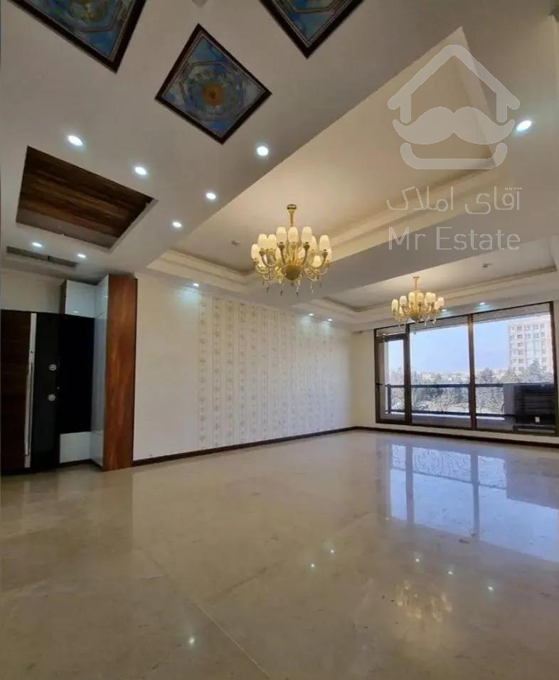 ۲۱۰ متر نوساز / ۳ پارکینگ / تک واحدی