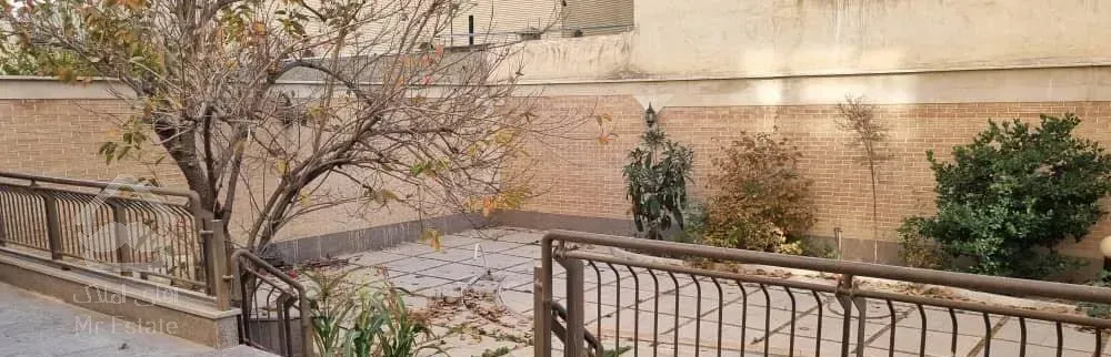 واحد ۲۱۶ متری/ ۲۱۰ متر حیاط اختصاصی/ ناژوان